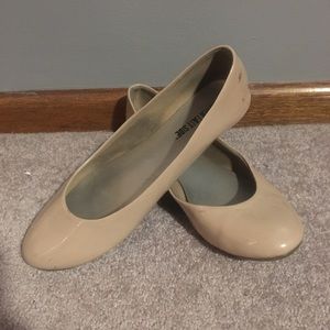 nude flats